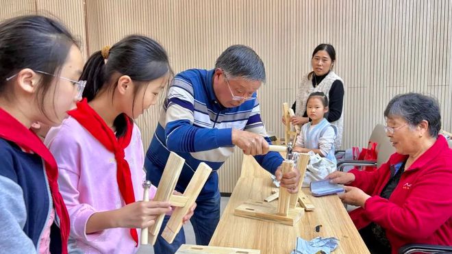 ”探索榫卯之妙感受匠心传承之美k8凯发国际入口“现代小鲁班(图3)