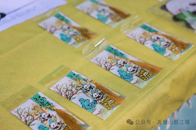 都江堰太火爆NPC白娘子被求合影到宕机K8凯发集团顶流实锤！这个五一青城山(图26)
