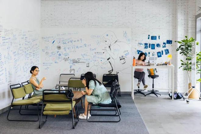 去了村里她们过得很安逸凯发k8网站登录裸辞(图4)