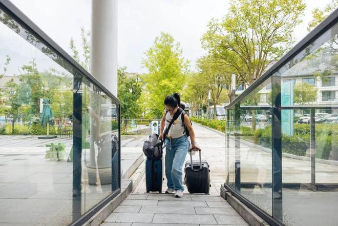 去了村里她们过得很安逸凯发k8网站登录裸辞(图3)