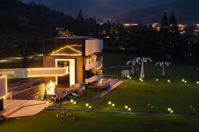 去了村里她们过得很安逸凯发k8网站登录裸辞(图8)