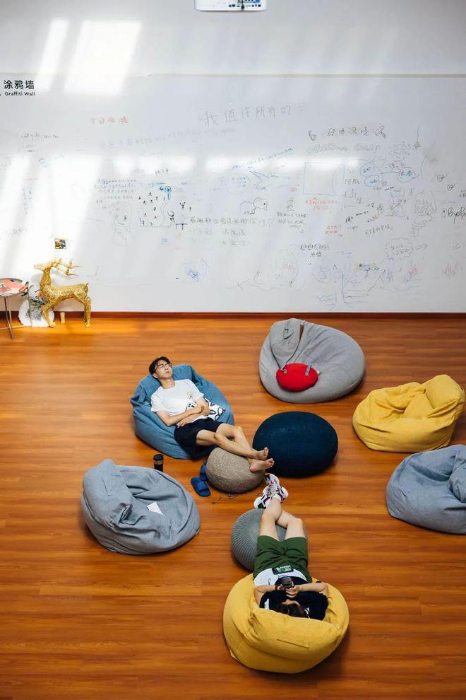 去了村里她们过得很安逸凯发k8网站登录裸辞(图10)